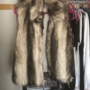 Faux fur vest size L